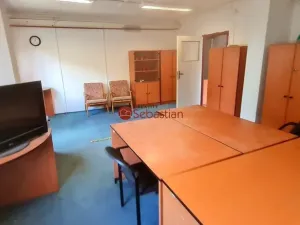 Pronájem kanceláře, Hradec Králové - Třebeš, V Mlejnku, 50 m2