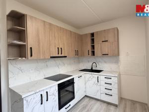 Prodej bytu 3+1, Tábor, Bukurešťská, 84 m2