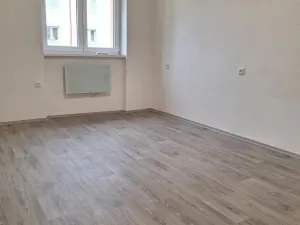 Pronájem bytu 2+1, Chomutov, Kadaňská, 60 m2