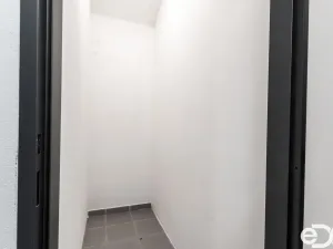 Prodej bytu 2+kk, Praha, Spojovací, 50 m2