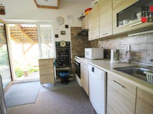 Prodej rodinného domu, Karlovice, 204 m2