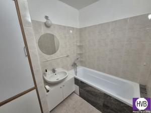 Pronájem bytu 1+kk, Praha, Bílinská, 27 m2