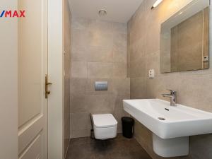 Pronájem bytu 1+kk, Praha - Smíchov, Zborovská, 34 m2
