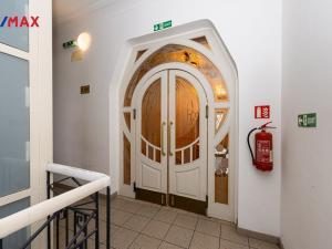 Pronájem bytu 1+kk, Praha - Smíchov, Zborovská, 34 m2