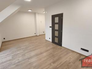 Prodej bytu 1+kk, Nupaky, Nupacká, 38 m2