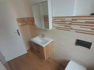 Pronájem bytu 4+kk, Praha - Kobylisy, Klíčanská, 95 m2