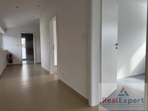 Pronájem rodinného domu, Šestajovice, Křížovnická, 180 m2