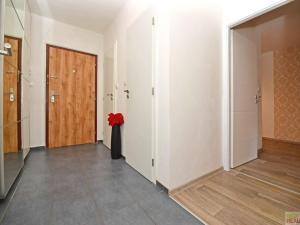 Pronájem bytu 2+kk, Praha - Černý Most, Dygrýnova, 46 m2