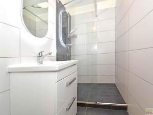 Pronájem bytu 2+kk, Praha - Černý Most, Dygrýnova, 46 m2