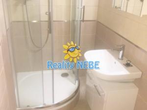 Pronájem bytu 2+kk, Praha - Smíchov, U Demartinky, 50 m2