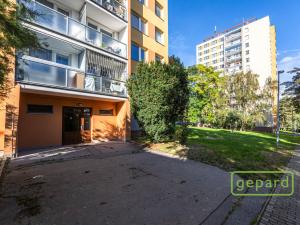 Pronájem bytu 3+kk, Praha - Kobylisy, Košťálkova, 66 m2