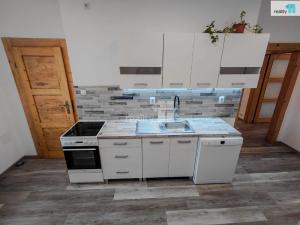 Prodej bytu 2+1, Cheb, Májová, 75 m2