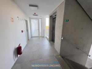 Pronájem bytu 1+kk, Znojmo, Jarošova, 35 m2