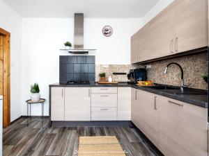 Prodej bytu 3+1, Hradec Králové - Nový Hradec Králové, třída Edvarda Beneše, 99 m2