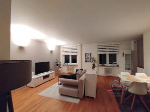 Pronájem bytu 2+kk, Praha - Břevnov, Bělohorská, 65 m2