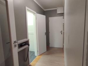 Pronájem bytu 2+kk, Praha - Břevnov, Bělohorská, 65 m2