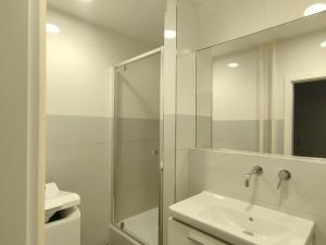 Pronájem bytu 2+kk, Praha - Břevnov, Bělohorská, 65 m2