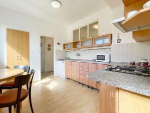 Pronájem bytu 3+1, Pardubice, Teplého, 81 m2