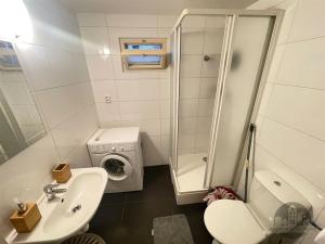 Pronájem bytu 1+kk, Praha - Karlín, Sokolovská, 30 m2
