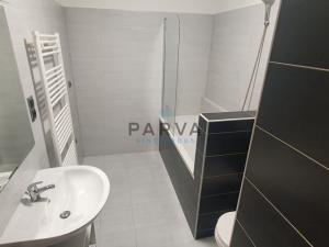 Pronájem bytu 2+kk, Plzeň - Jižní Předměstí, Poděbradova, 67 m2