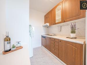 Prodej bytu 1+kk, Praha - Prosek, Lovosická, 33 m2