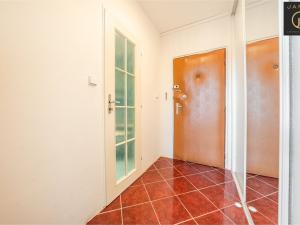 Prodej bytu 1+kk, Praha - Prosek, Lovosická, 33 m2