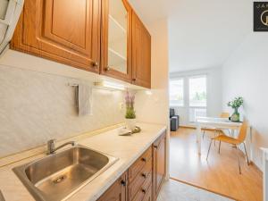 Prodej bytu 1+kk, Praha - Prosek, Lovosická, 33 m2