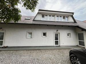 Pronájem bytu 2+1, Ledce, 90 m2