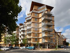 Pronájem bytu 4+1, Praha, Na okraji, 130 m2