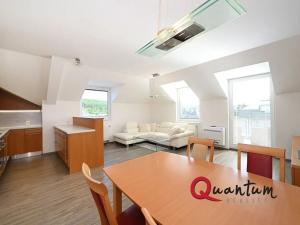 Pronájem bytu 3+kk, Praha - Libeň, Kovanecká, 77 m2