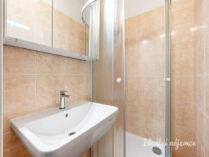 Pronájem bytu 1+1, Praha - Stodůlky, Blattného, 33 m2