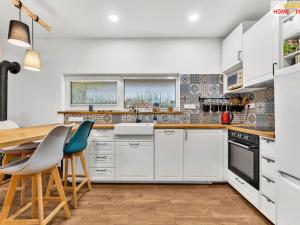 Prodej chaty, Káraný, B. Němcové, 58 m2