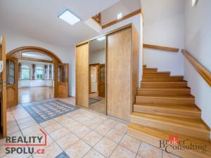 Pronájem vily, Dolní Břežany, V Zahradách, 369 m2