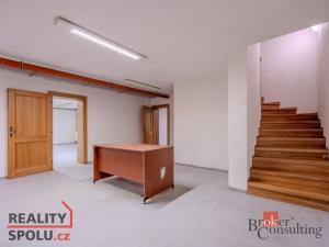 Pronájem vily, Dolní Břežany, V Zahradách, 369 m2