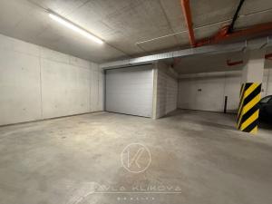 Pronájem garážového stání, Plzeň, Rubínová, 15 m2