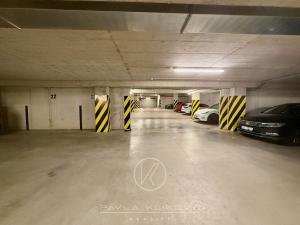 Pronájem garážového stání, Plzeň, Rubínová, 15 m2