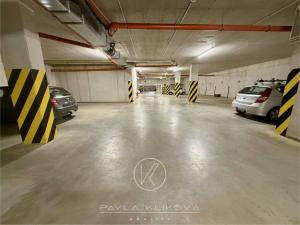 Pronájem garážového stání, Plzeň, Rubínová, 15 m2