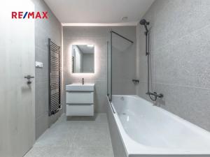 Pronájem bytu 2+kk, Kladno, Veleslavínova, 39 m2