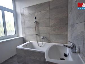 Pronájem bytu 4+1, Nový Bor, Sklářská, 100 m2