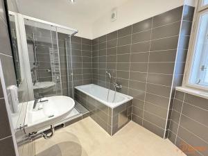 Pronájem bytu 2+kk, Praha - Staré Město, Národní, 65 m2