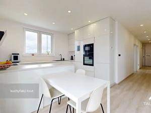 Prodej bytu 4+kk, Vochov, 81 m2
