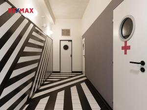 Pronájem restaurace, Praha - Smíchov, Křížová, 236 m2