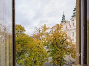 Pronájem kanceláře, Uherské Hradiště, Masarykovo náměstí, 19 m2