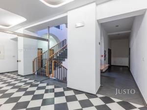 Pronájem kanceláře, Uherské Hradiště, Masarykovo náměstí, 19 m2
