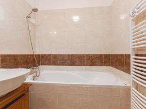 Pronájem bytu 2+kk, Praha, V Štíhlách, 64 m2