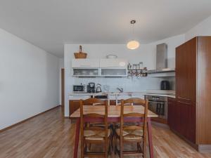 Pronájem bytu 2+kk, Praha, V Štíhlách, 64 m2