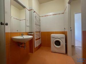 Pronájem bytu 1+kk, Praha - Vinohrady, Londýnská, 28 m2