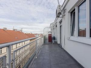 Pronájem bytu 1+kk, Praha, Krakovská, 28 m2