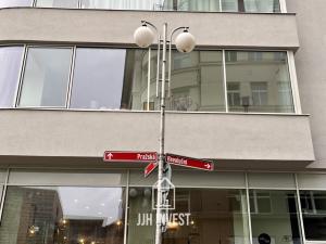 Pronájem obchodního prostoru, Liberec - Liberec IV-Perštýn, Revoluční, 95 m2