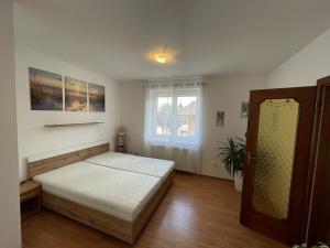 Pronájem rodinného domu, Praha - Stodůlky, Pod viaduktem, 350 m2